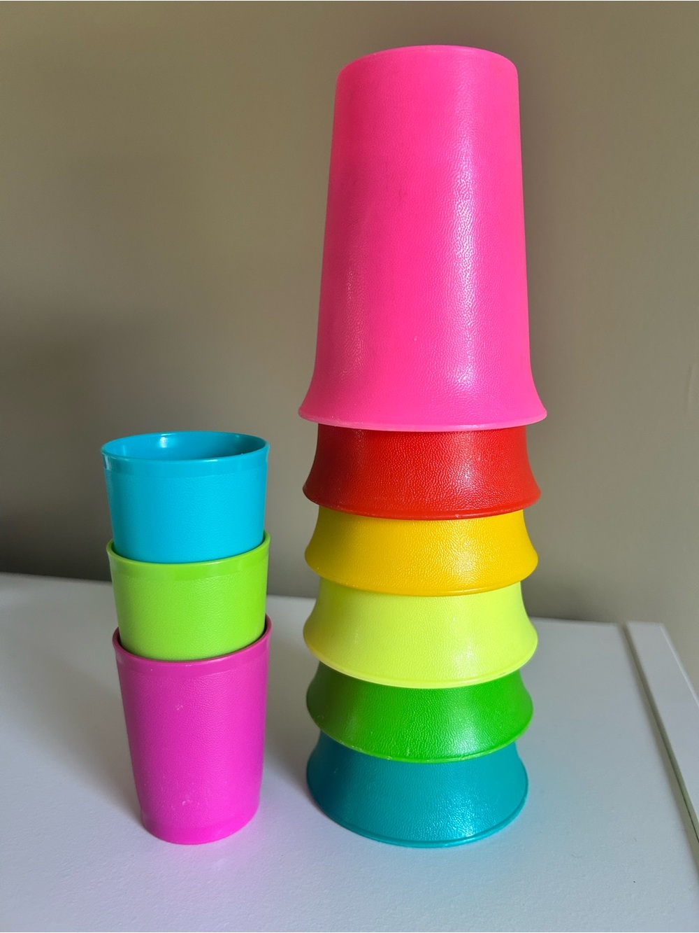 Tupperware USA Colorful Stackable Plastic Cups Neon Rainbow Set 🌈
